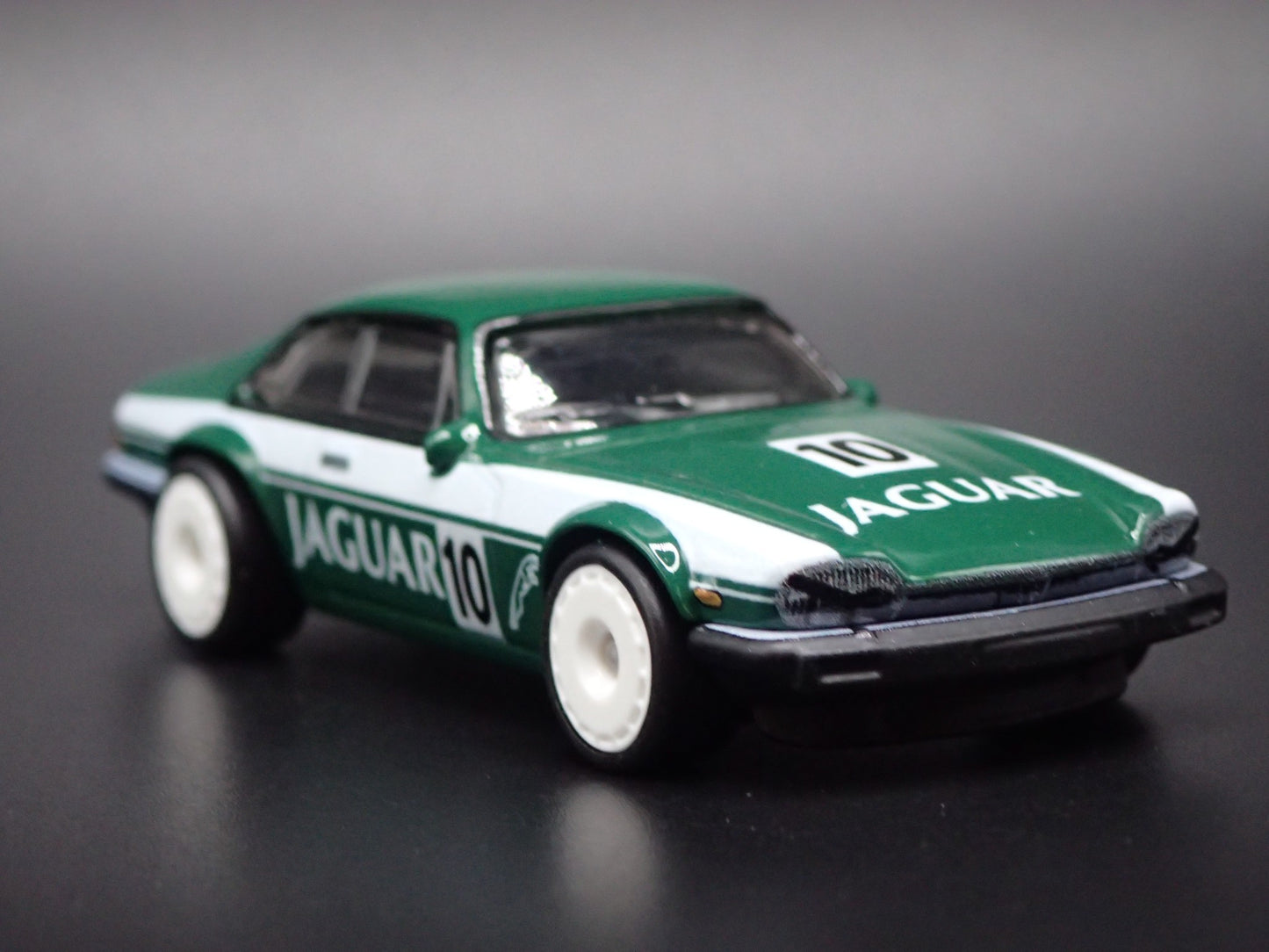 JAGUAR XJS RACING RARE 1:64 SCALE LIMITED COLLECTIBLE DIORAMA DIECAST MODEL CAR