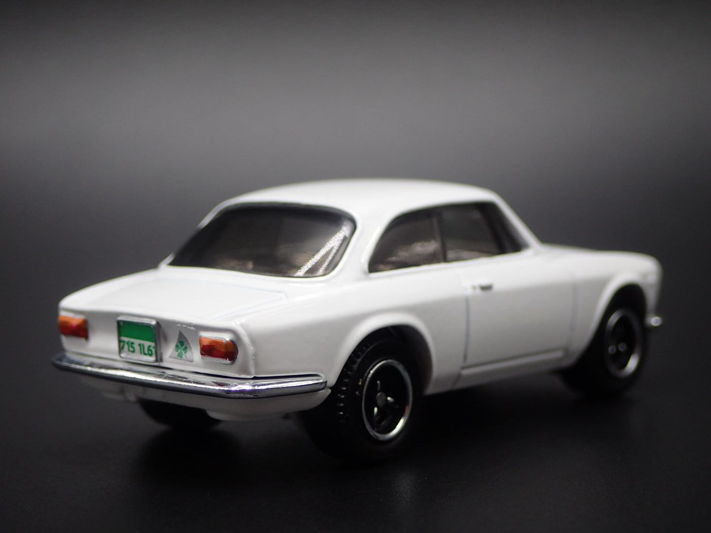 1965-1969 ALFA ROMEO GIULIA SPRINT GTA WHITE 1:64 SCALE DIECAST MODEL CAR