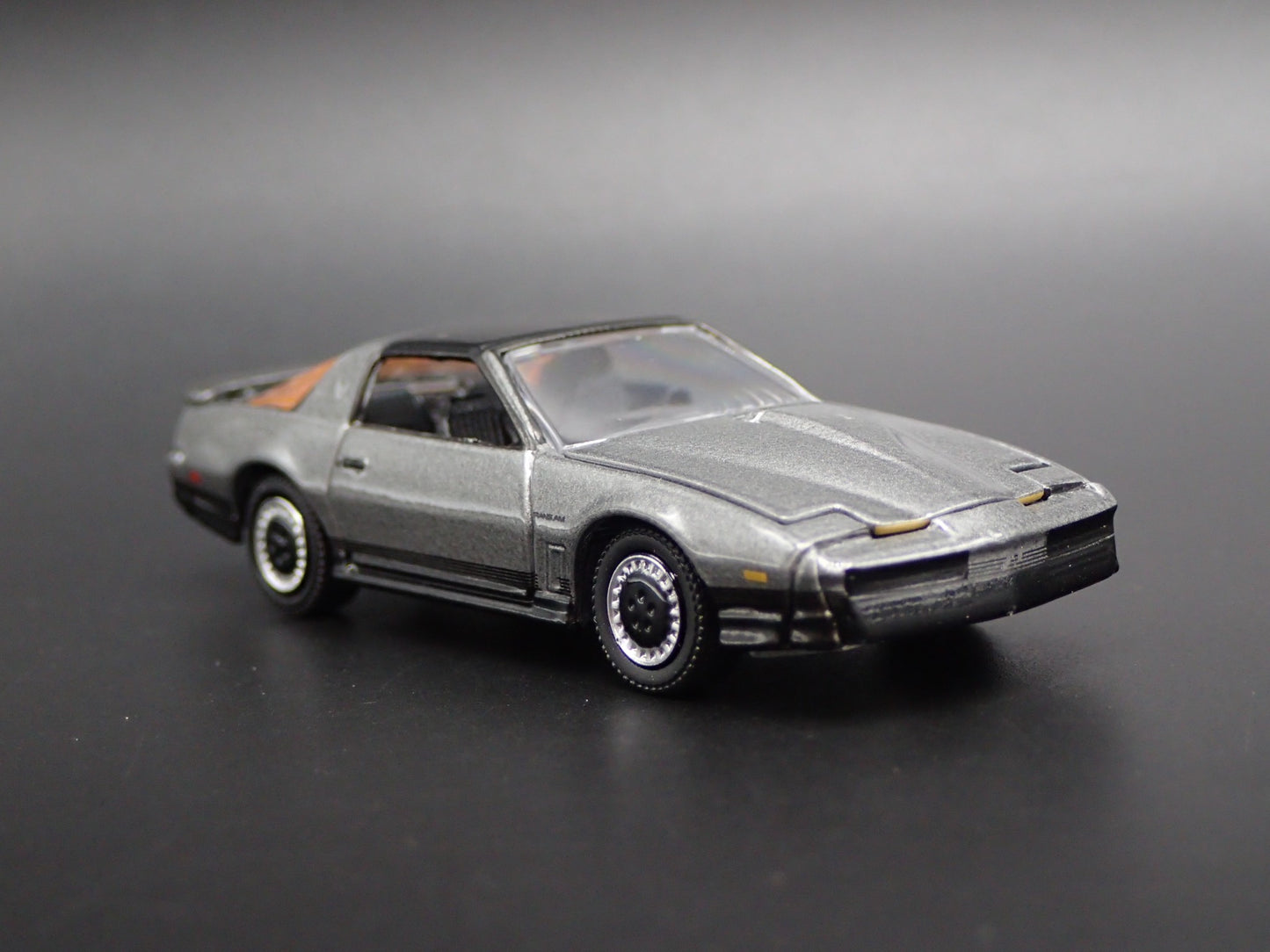 1984 84 PONTIAC FIREBIRD TRANS AM TA 1:64 SCALE COLLECTIBLE DIECAST MODEL CAR