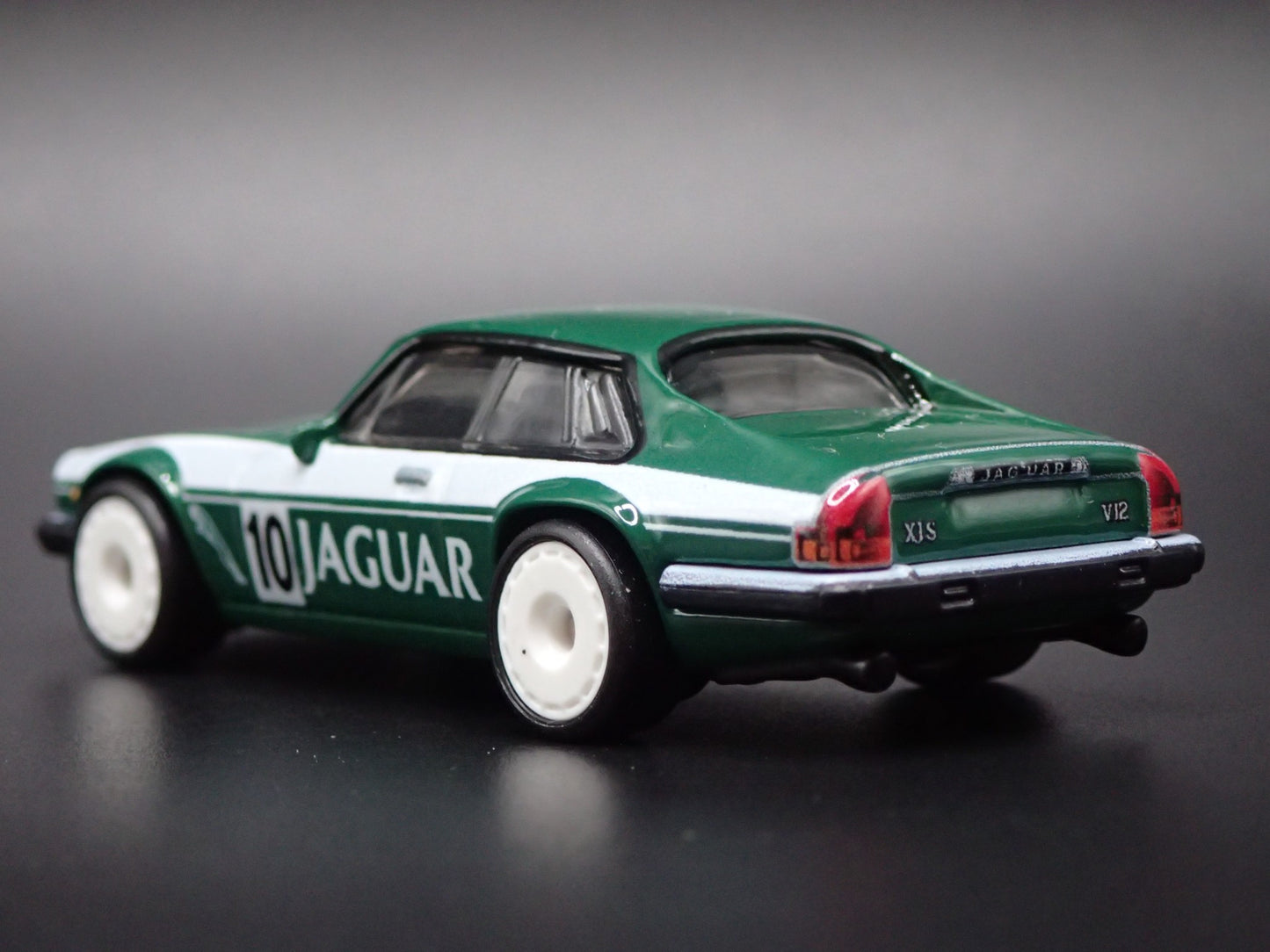 JAGUAR XJS RACING RARE 1:64 SCALE LIMITED COLLECTIBLE DIORAMA DIECAST MODEL CAR