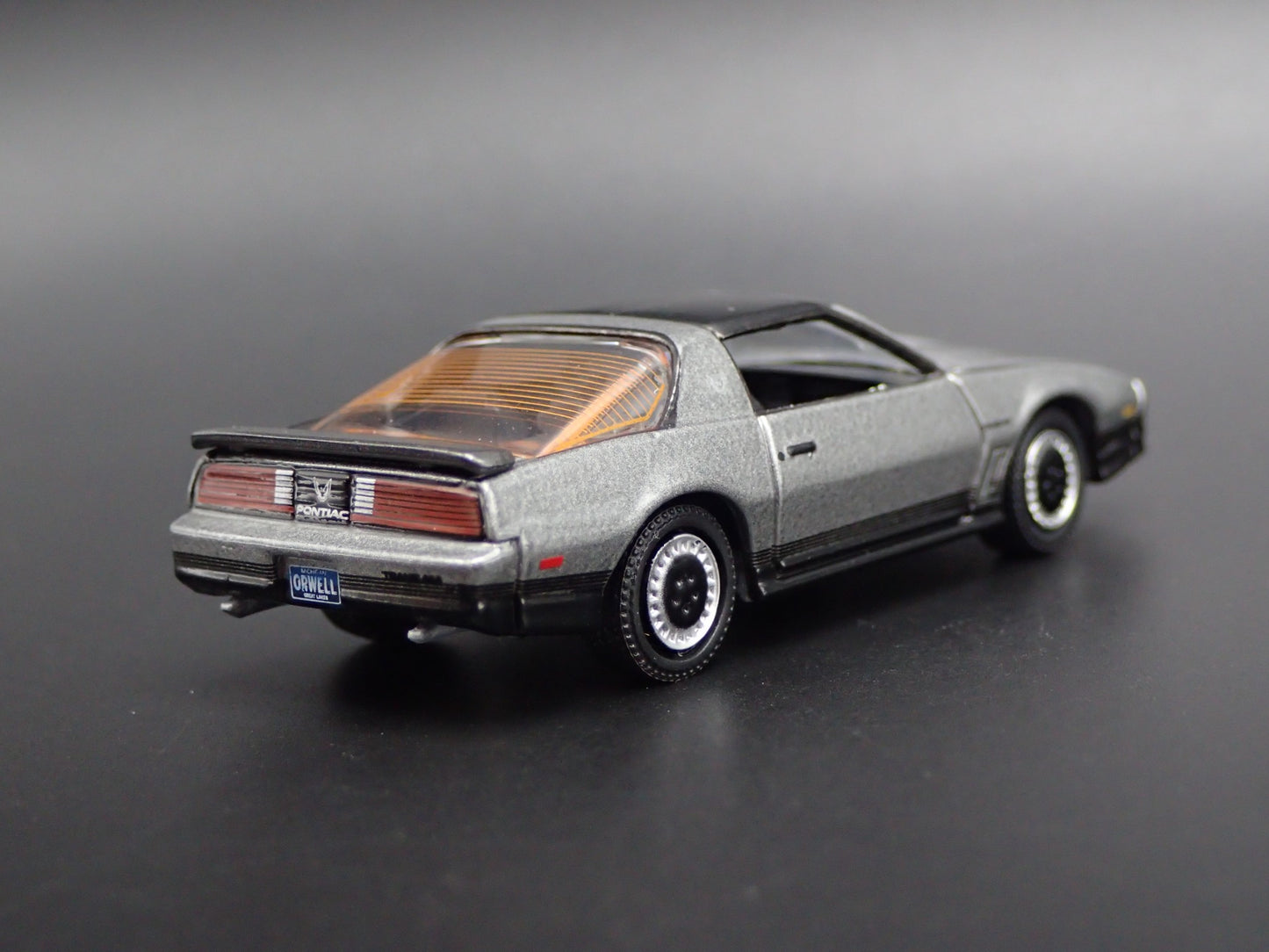 1984 84 PONTIAC FIREBIRD TRANS AM TA 1:64 SCALE COLLECTIBLE DIECAST MODEL CAR