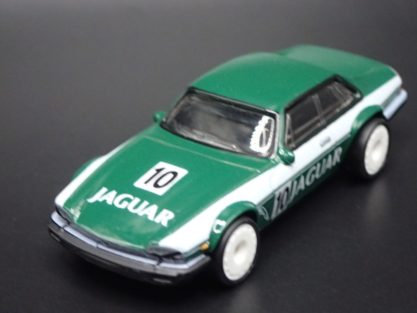 JAGUAR XJS RACING RARE 1:64 SCALE LIMITED COLLECTIBLE DIORAMA DIECAST MODEL CAR