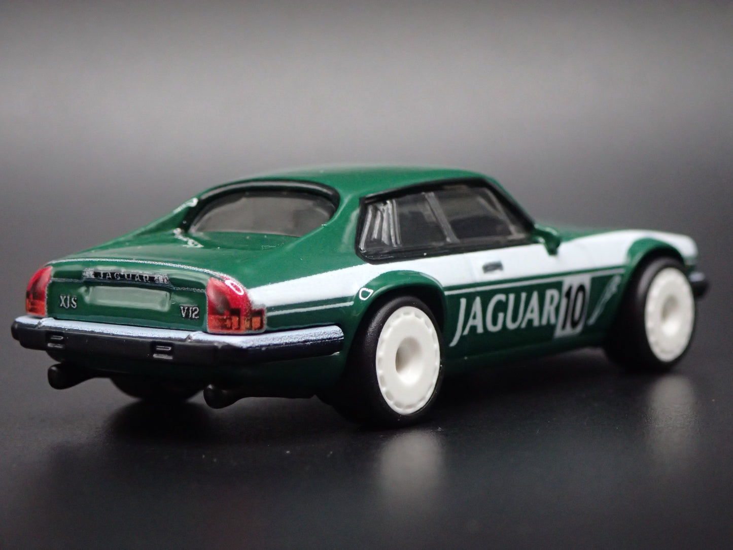 JAGUAR XJS RACING RARE 1:64 SCALE LIMITED COLLECTIBLE DIORAMA DIECAST MODEL CAR