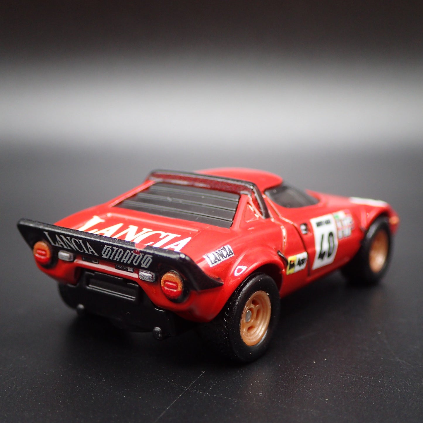 1973-1978 LANCIA STRATOS RACE CAR RED 1:64 SCALE DIORAMA DIECAST MODEL CAR