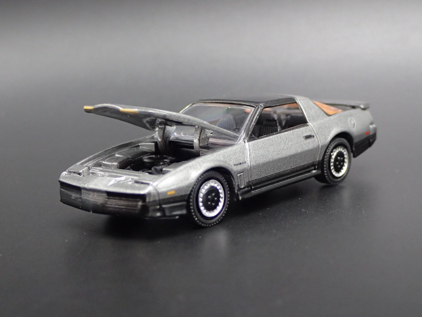 1984 84 PONTIAC FIREBIRD TRANS AM TA 1:64 SCALE COLLECTIBLE DIECAST MODEL CAR