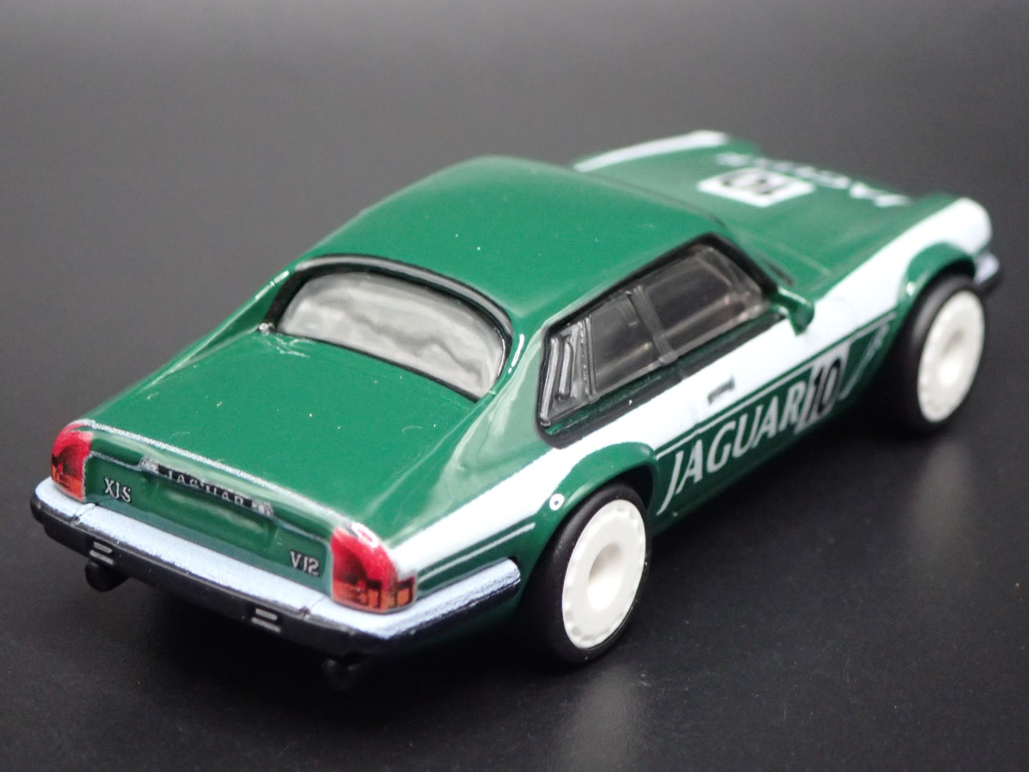 JAGUAR XJS RACING RARE 1:64 SCALE LIMITED COLLECTIBLE DIORAMA DIECAST MODEL CAR