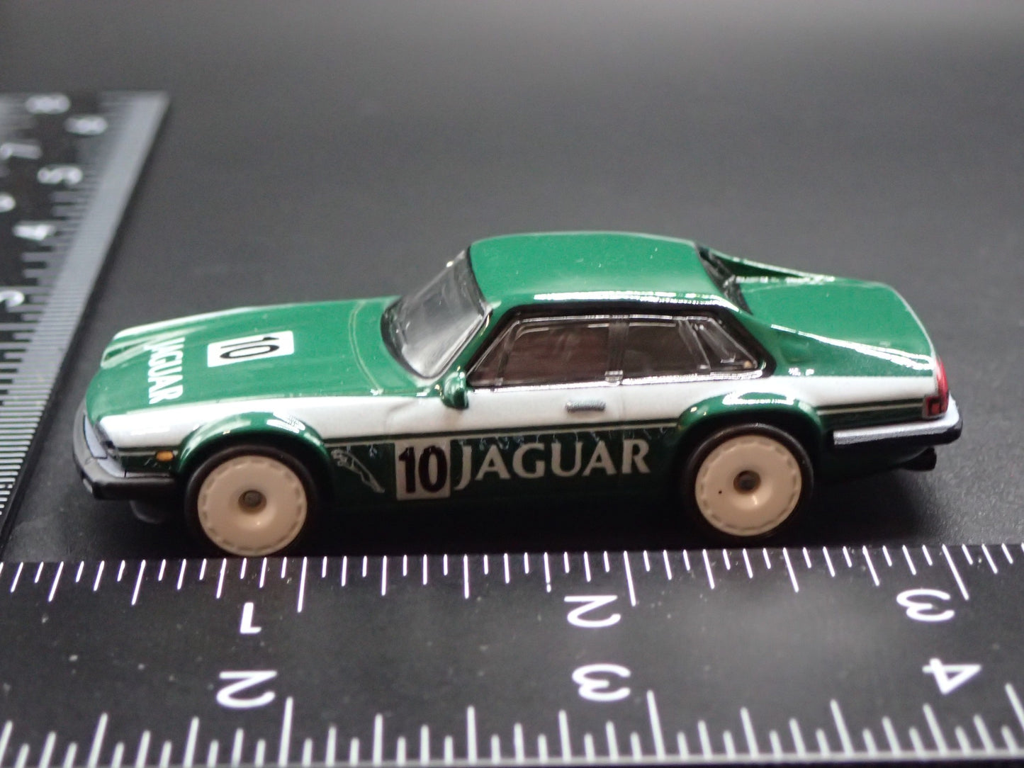 JAGUAR XJS RACING RARE 1:64 SCALE LIMITED COLLECTIBLE DIORAMA DIECAST MODEL CAR