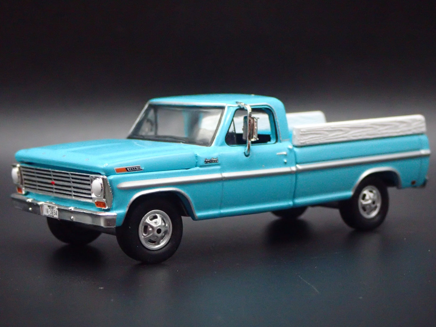 1969 69 FORD F250 PICKUP TRUCK HITCH BLUE 1:64 SCALE DIORAMA DIECAST MODEL CAR