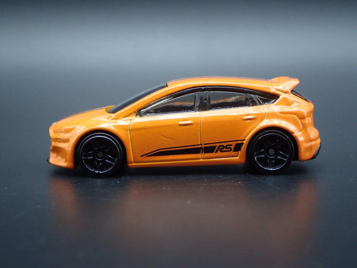 2011 - 2018 FORD FOCUS RS ORANGE RARE 1:64 SCALE COLLECTIBLE DIECAST MODEL CAR