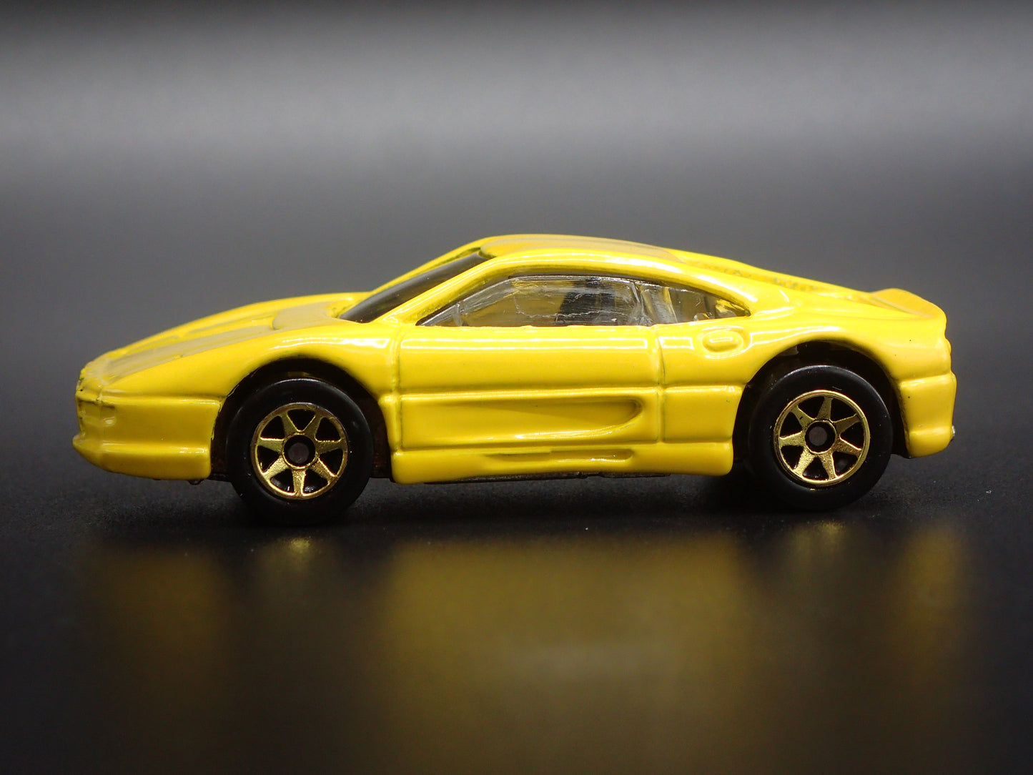 1994-1999 FERRARI 355 YELLOW 1:64 SCALE COLLECTIBLE DIORAMA DIECAST MODEL CAR