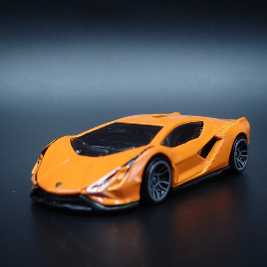 2020-2022 LAMBORGHINI SIAN FKP 37 SUPERCAR 1:64 SCALE DIORAMA DIECAST MODEL CAR