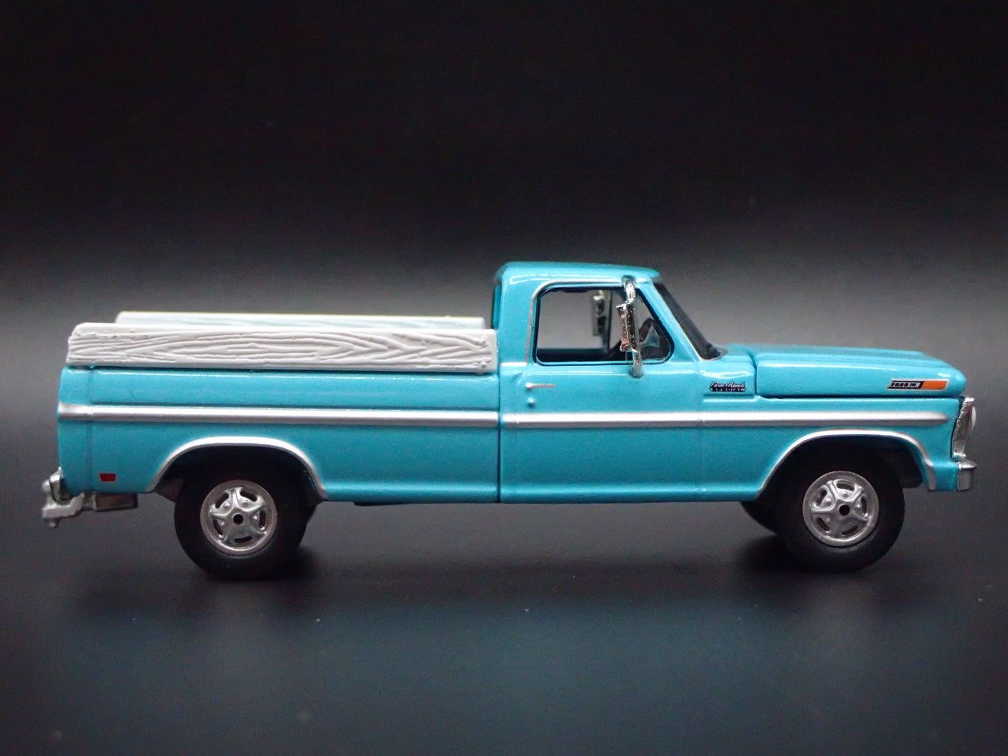 1969 69 FORD F250 PICKUP TRUCK HITCH BLUE 1:64 SCALE DIORAMA DIECAST MODEL CAR