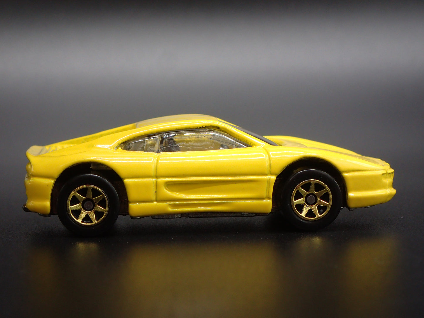 1994-1999 FERRARI 355 YELLOW 1:64 SCALE COLLECTIBLE DIORAMA DIECAST MODEL CAR
