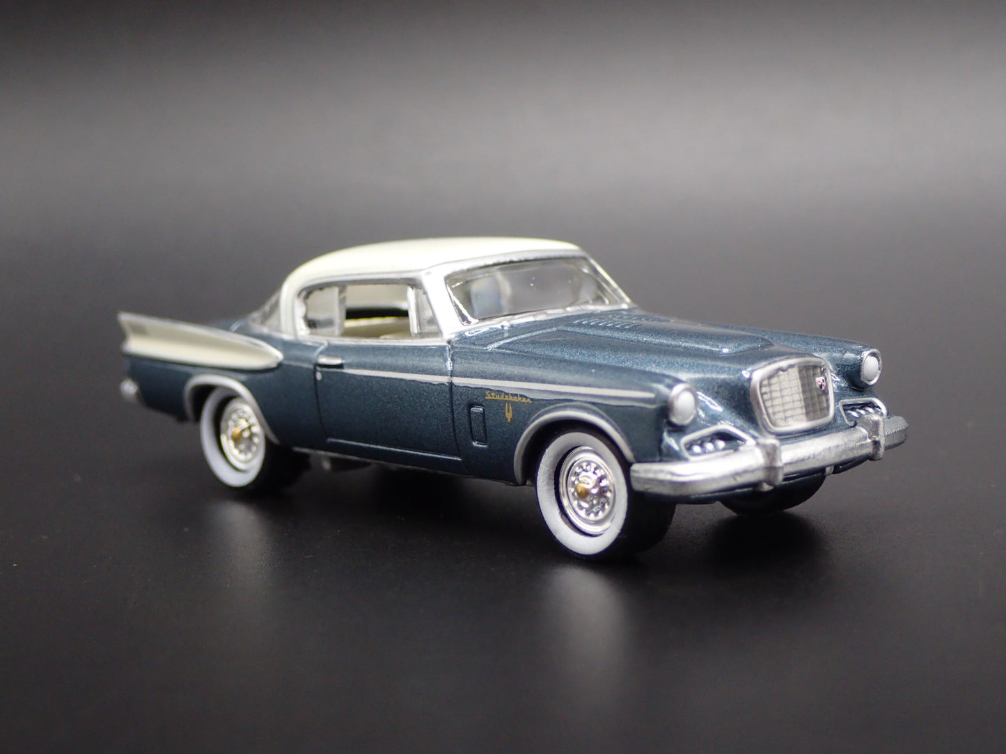 1957 57 STUDEBAKER GOLDEN HAWK 1:64 SCALE  COLLECTIBLE DIORAMA DIECAST MODEL CAR