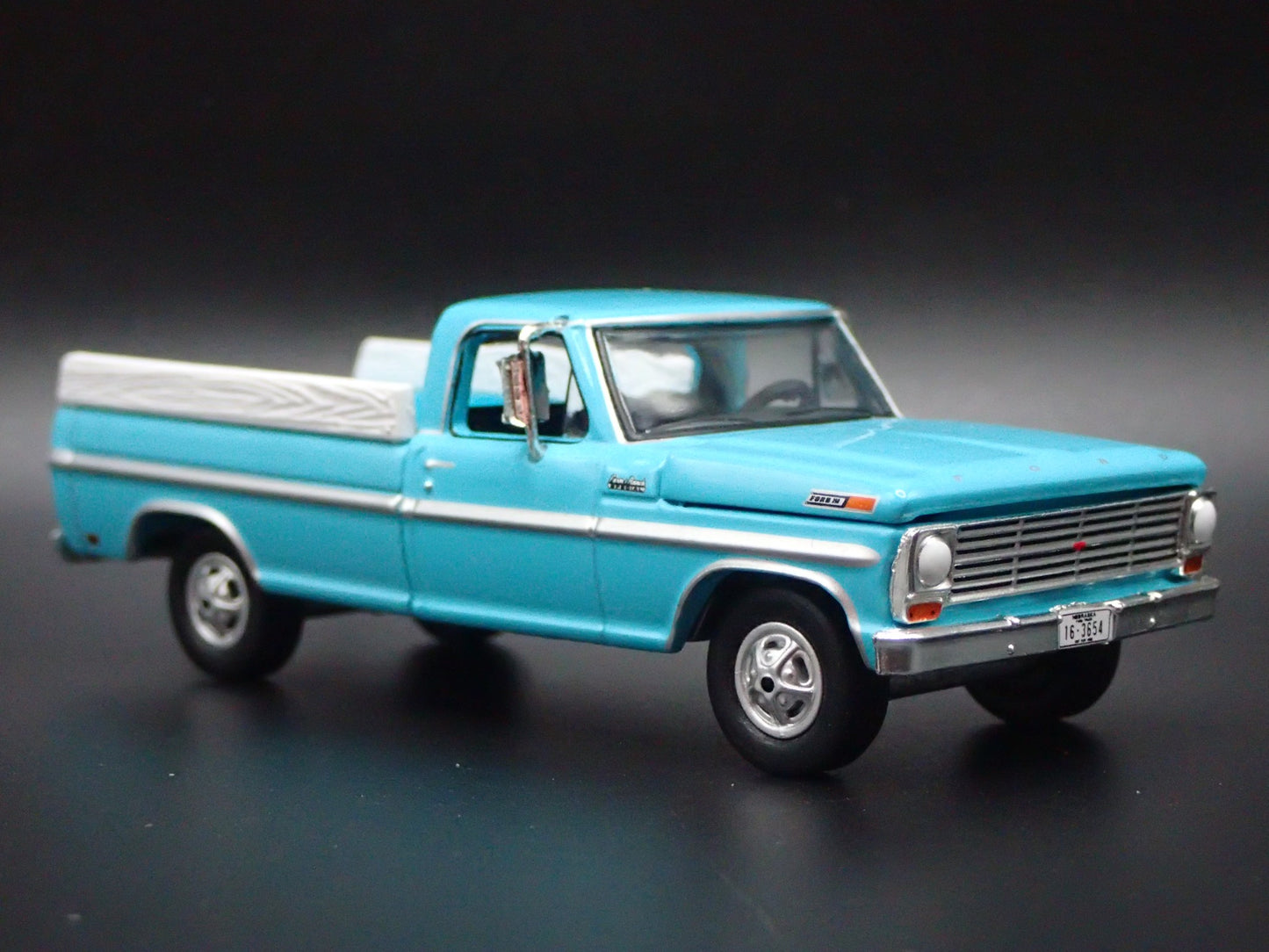 1969 69 FORD F250 PICKUP TRUCK HITCH BLUE 1:64 SCALE DIORAMA DIECAST MODEL CAR