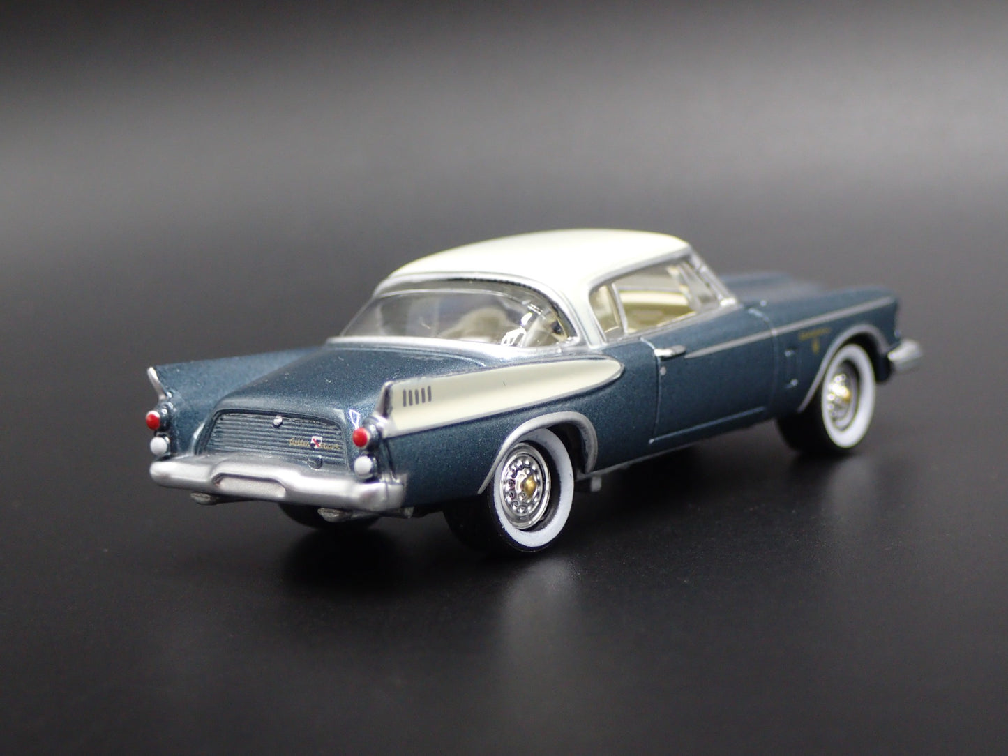 1957 57 STUDEBAKER GOLDEN HAWK 1:64 SCALE  COLLECTIBLE DIORAMA DIECAST MODEL CAR