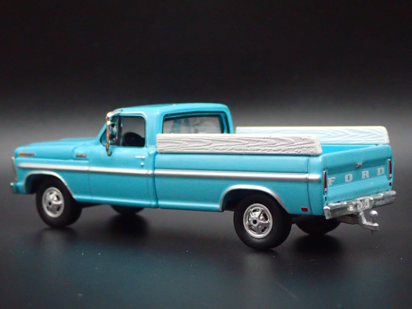 1969 69 FORD F250 PICKUP TRUCK HITCH BLUE 1:64 SCALE DIORAMA DIECAST MODEL CAR