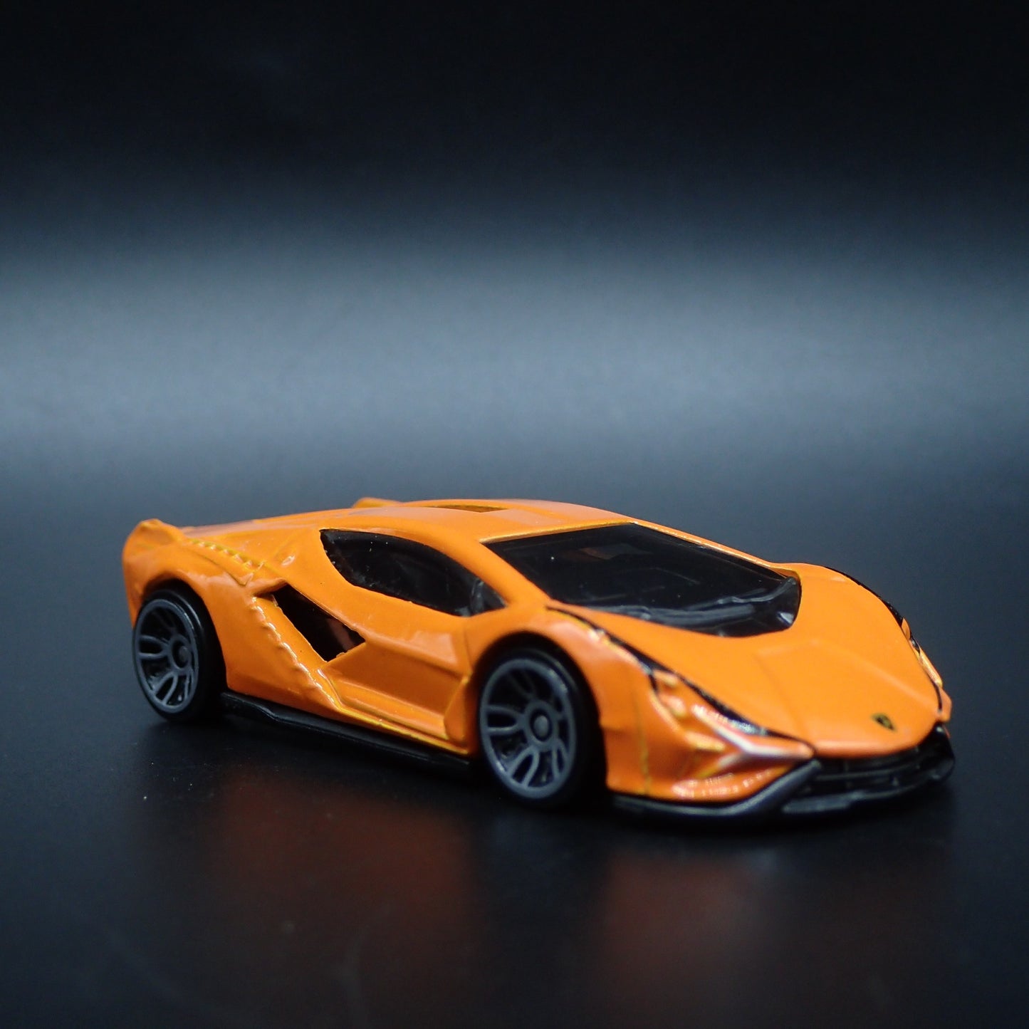 2020-2022 LAMBORGHINI SIAN FKP 37 SUPERCAR 1:64 SCALE DIORAMA DIECAST MODEL CAR