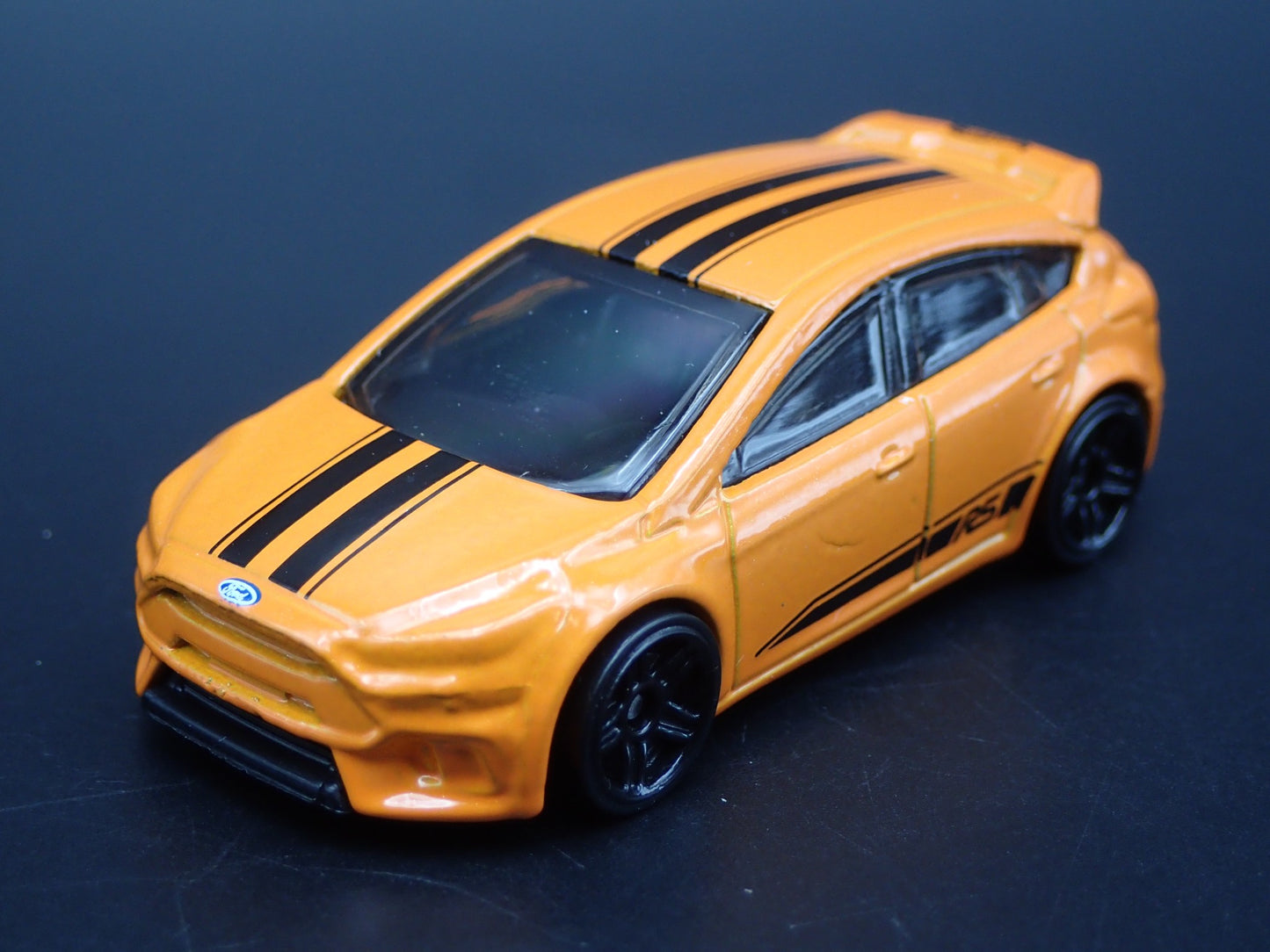 2011 - 2018 FORD FOCUS RS ORANGE RARE 1:64 SCALE COLLECTIBLE DIECAST MODEL CAR