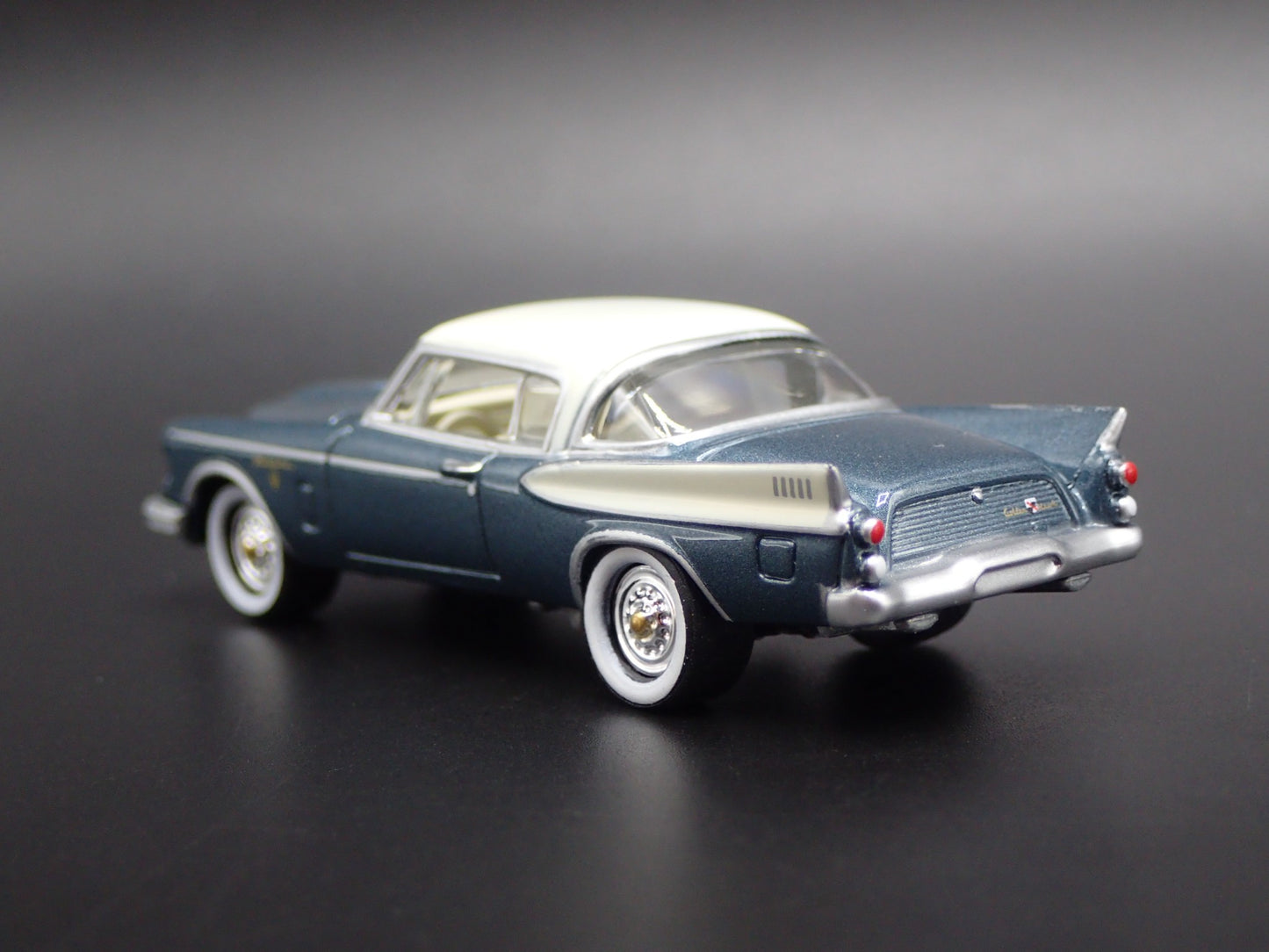 1957 57 STUDEBAKER GOLDEN HAWK 1:64 SCALE  COLLECTIBLE DIORAMA DIECAST MODEL CAR