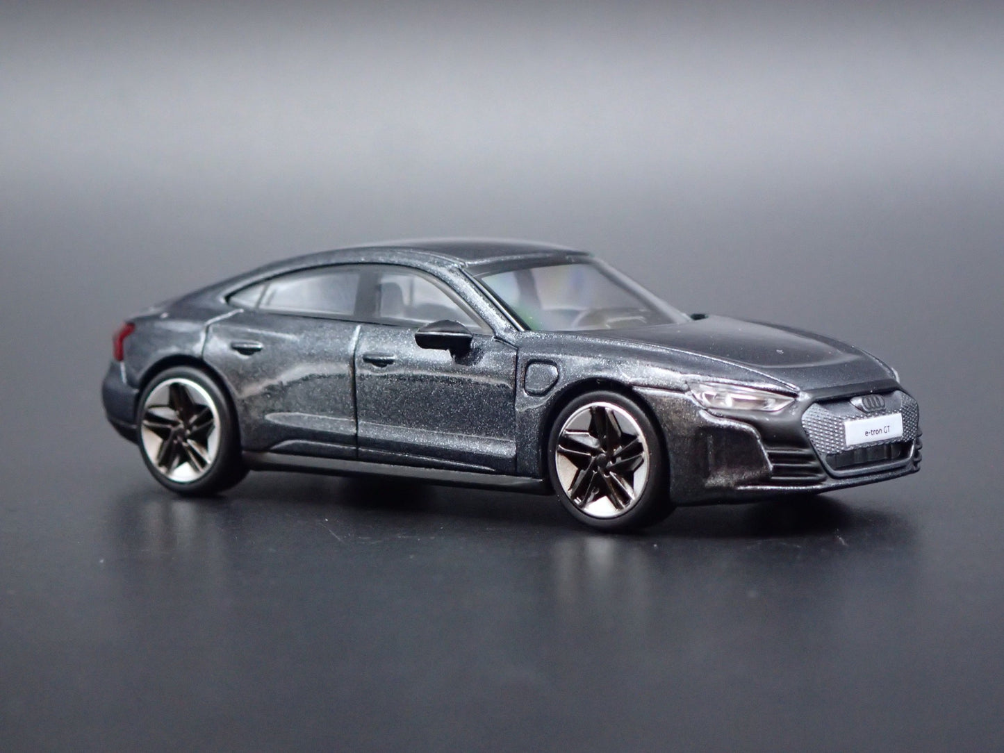 2020-2025 AUDI RS E TRON ETRON GT 1:64 SCALE COLLECTIBLE DIECAST MODEL CAR