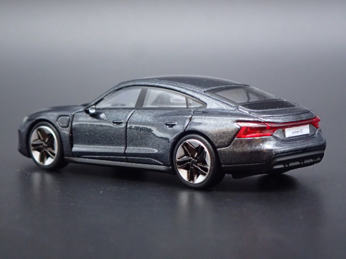 2020-2025 AUDI RS E TRON ETRON GT 1:64 SCALE COLLECTIBLE DIECAST MODEL CAR