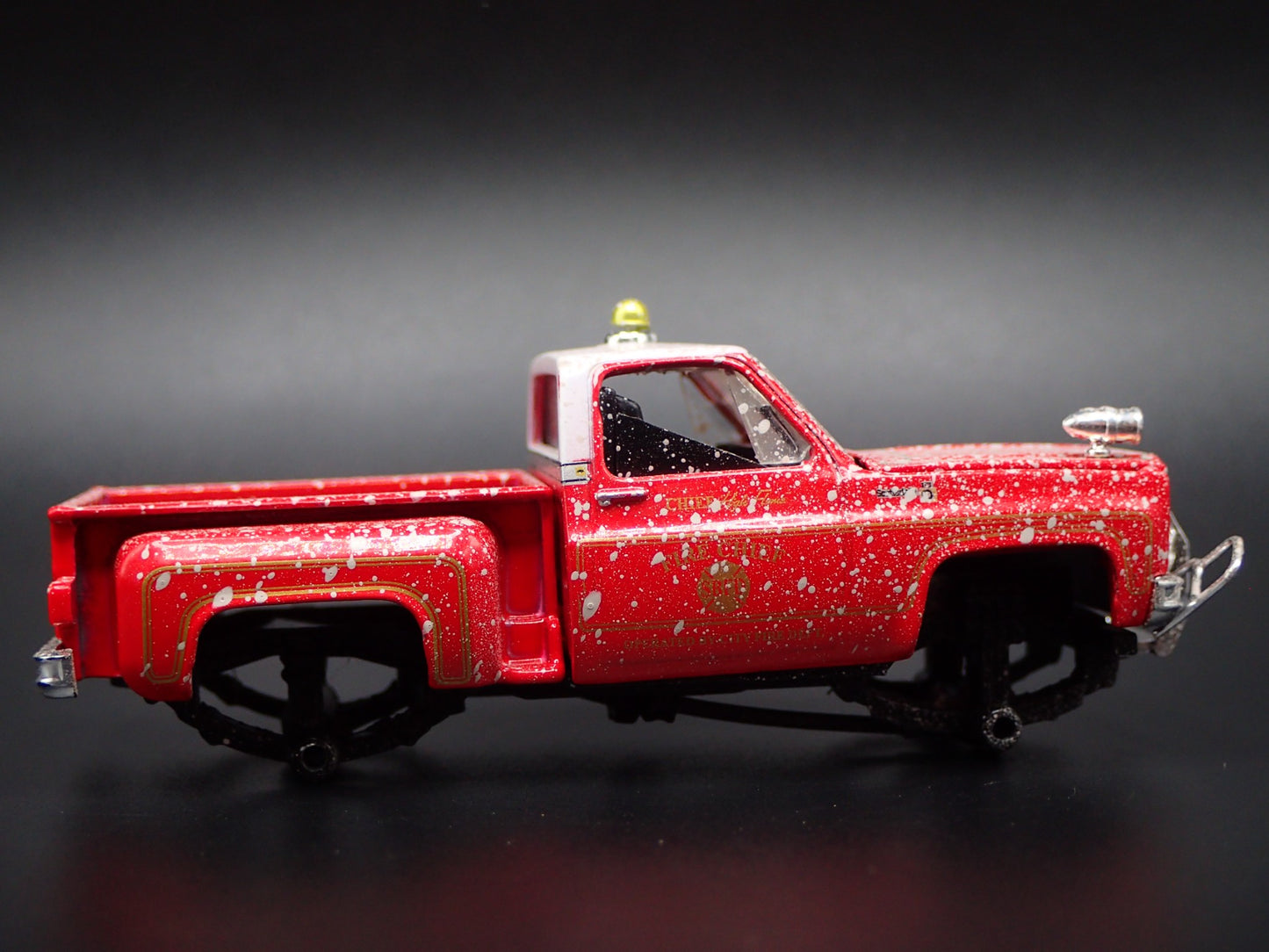 1976 CHEVROLET PICKUP TRUCK FIRE DEPT 4X4 SQUAREBODY WRECK 1/64 SCALE MODEL CAR
