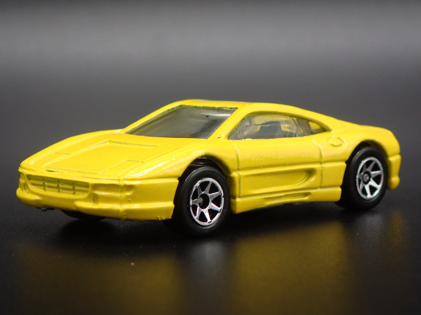 1994-1999 FERRARI 355 YELLOW 1:64 SCALE COLLECTIBLE DIORAMA DIECAST MODEL CAR
