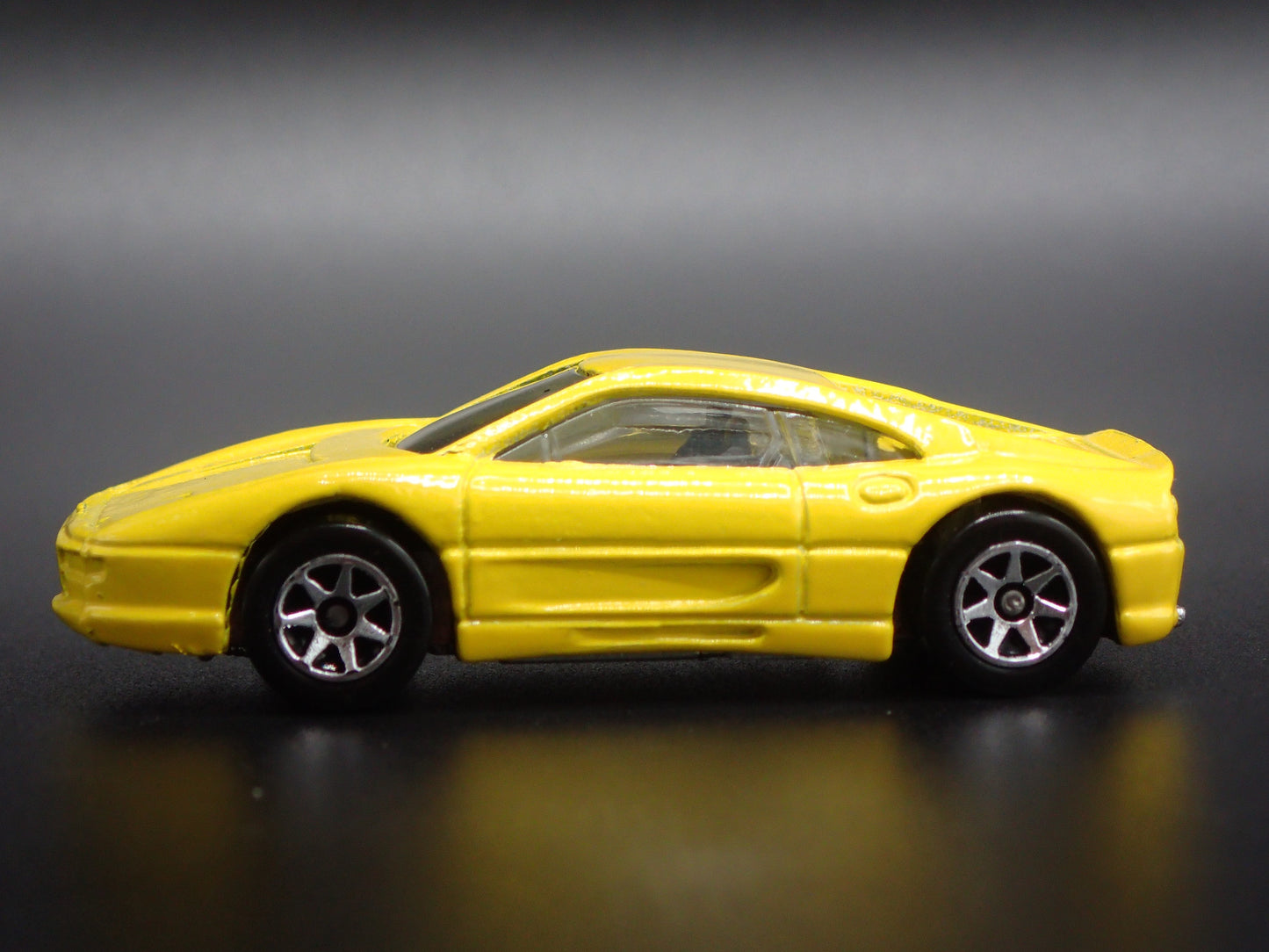 1994-1999 FERRARI 355 YELLOW 1:64 SCALE COLLECTIBLE DIORAMA DIECAST MODEL CAR