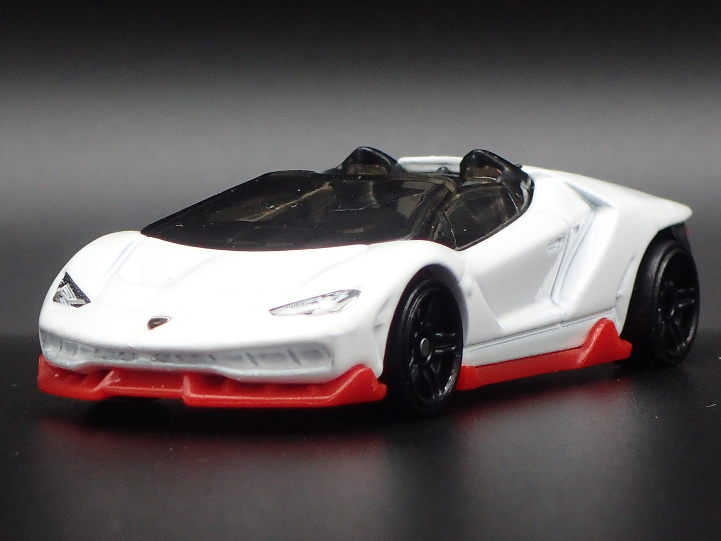 2016-2017 LAMBORGHINI CENTENARIO ROADSTER SUPER CAR 1:64 SCALE DIECAST MODEL CAR