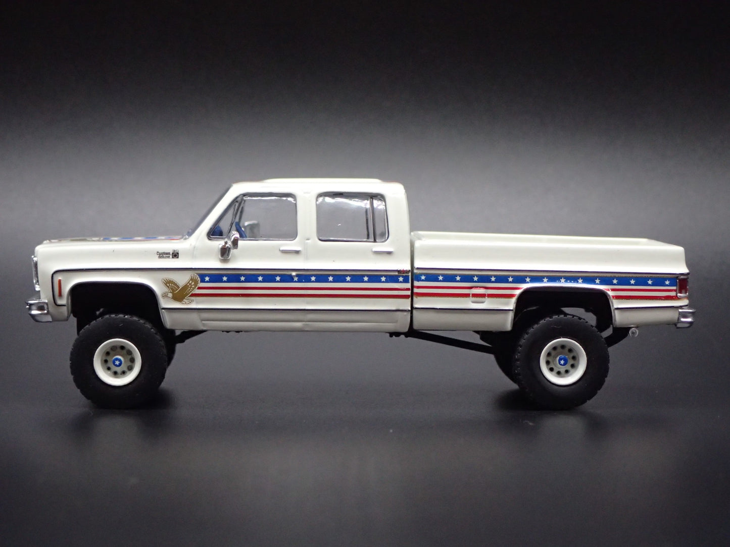1976 CHEVY CHEVROLET DELUXE K30 FLEETWOOD CREW CAB 1:64 SCALE DIECAST MODEL CAR