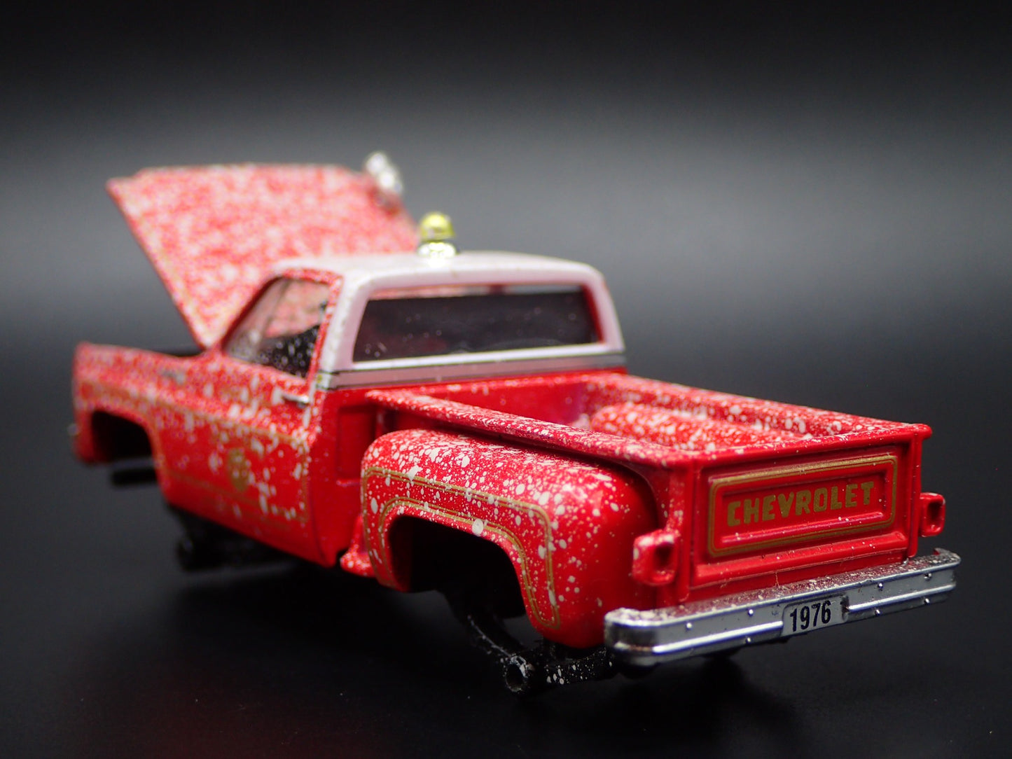 1976 CHEVROLET PICKUP TRUCK FIRE DEPT 4X4 SQUAREBODY WRECK 1/64 SCALE MODEL CAR