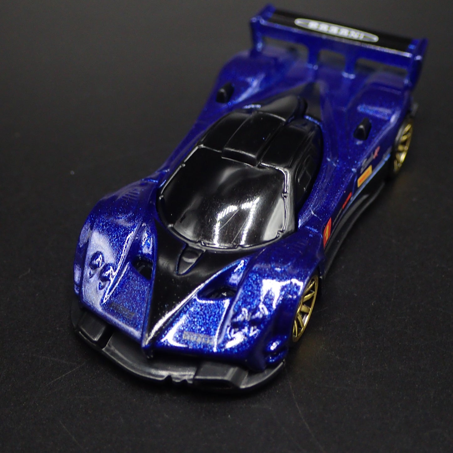 2009-2011 PAGANI ZONDA R SUPERCAR BLUE 1:64 SCALE DIORAMA DIECAST MODEL CAR