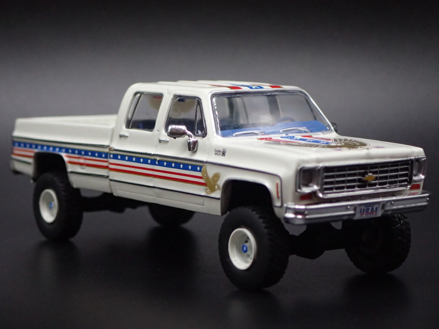 1976 CHEVY CHEVROLET DELUXE K30 FLEETWOOD CREW CAB 1:64 SCALE DIECAST MODEL CAR