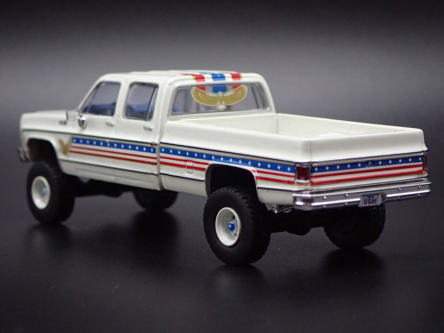 1976 CHEVY CHEVROLET DELUXE K30 FLEETWOOD CREW CAB 1:64 SCALE DIECAST MODEL CAR