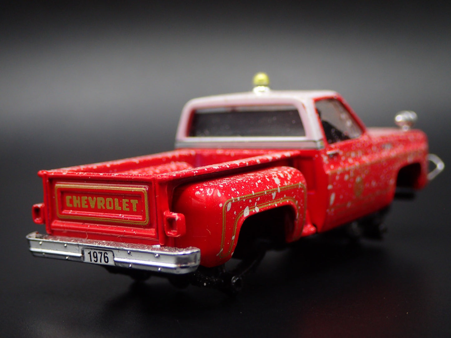 1976 CHEVROLET PICKUP TRUCK FIRE DEPT 4X4 SQUAREBODY WRECK 1/64 SCALE MODEL CAR