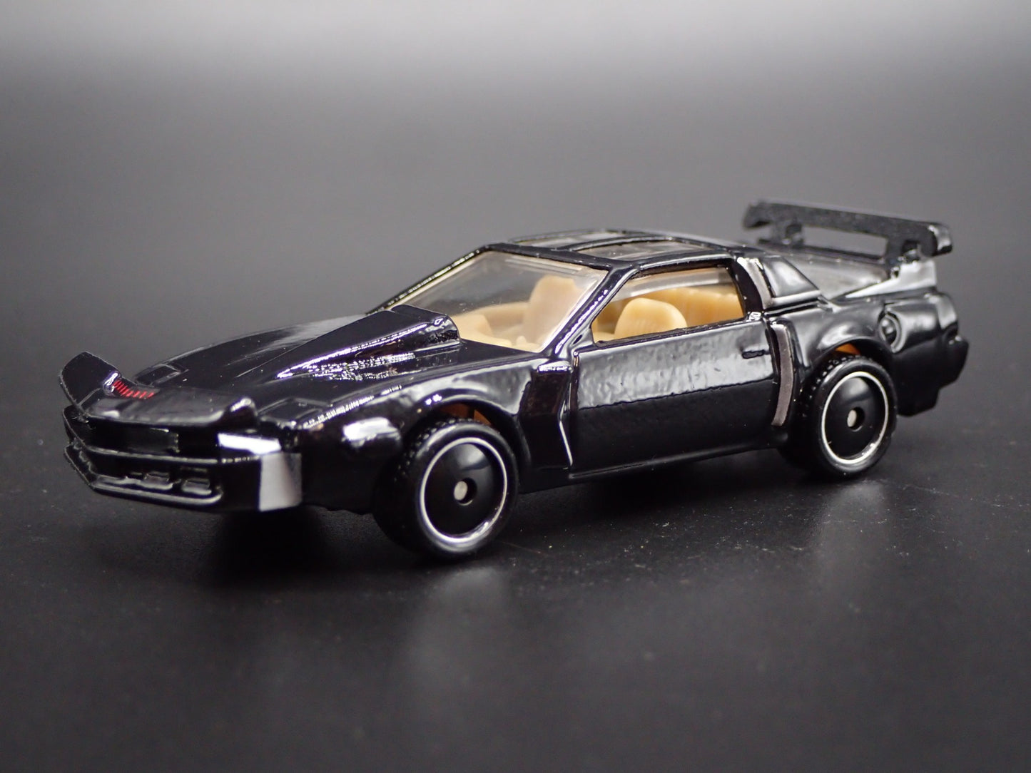 KNIGHT RIDER KITT SUPER PURSUIT MODE RARE 1:64 SCALE DIORAMA DIECAST MODEL CAR