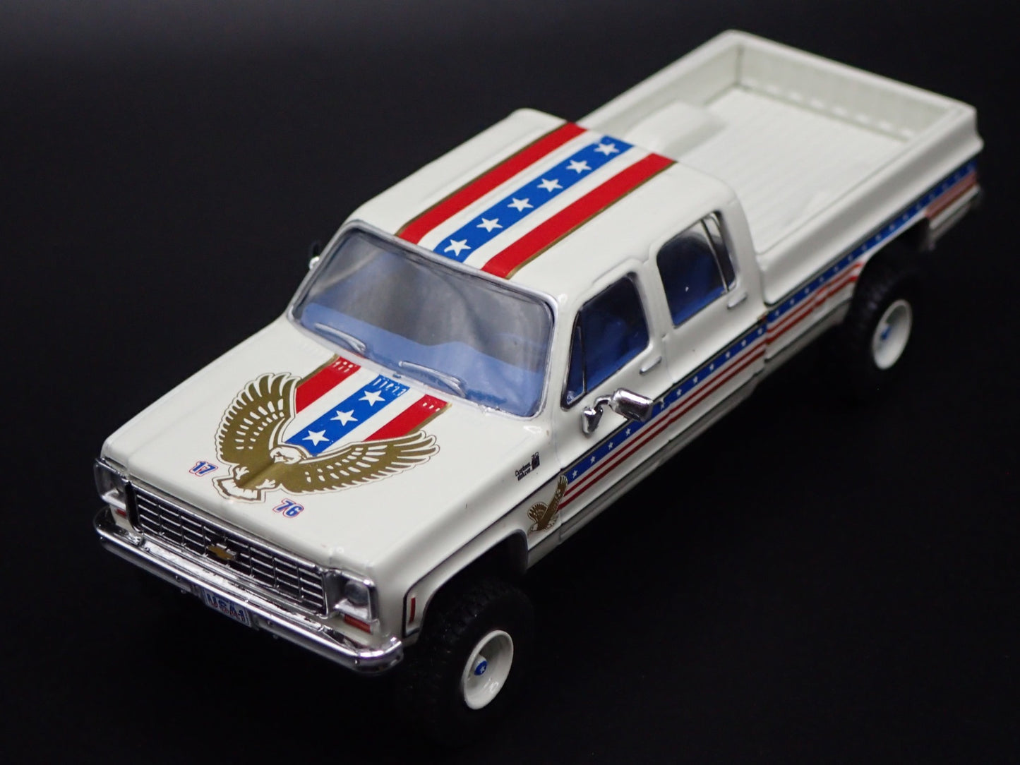 1976 CHEVY CHEVROLET DELUXE K30 FLEETWOOD CREW CAB 1:64 SCALE DIECAST MODEL CAR