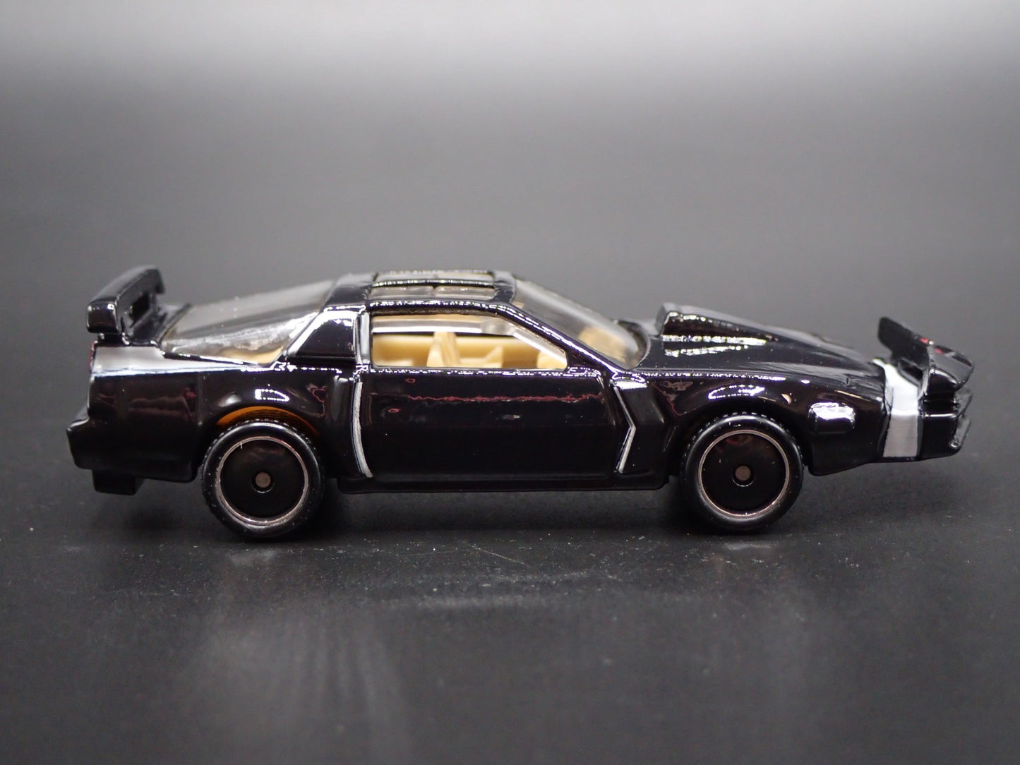 KNIGHT RIDER KITT SUPER PURSUIT MODE RARE 1:64 SCALE DIORAMA DIECAST MODEL CAR
