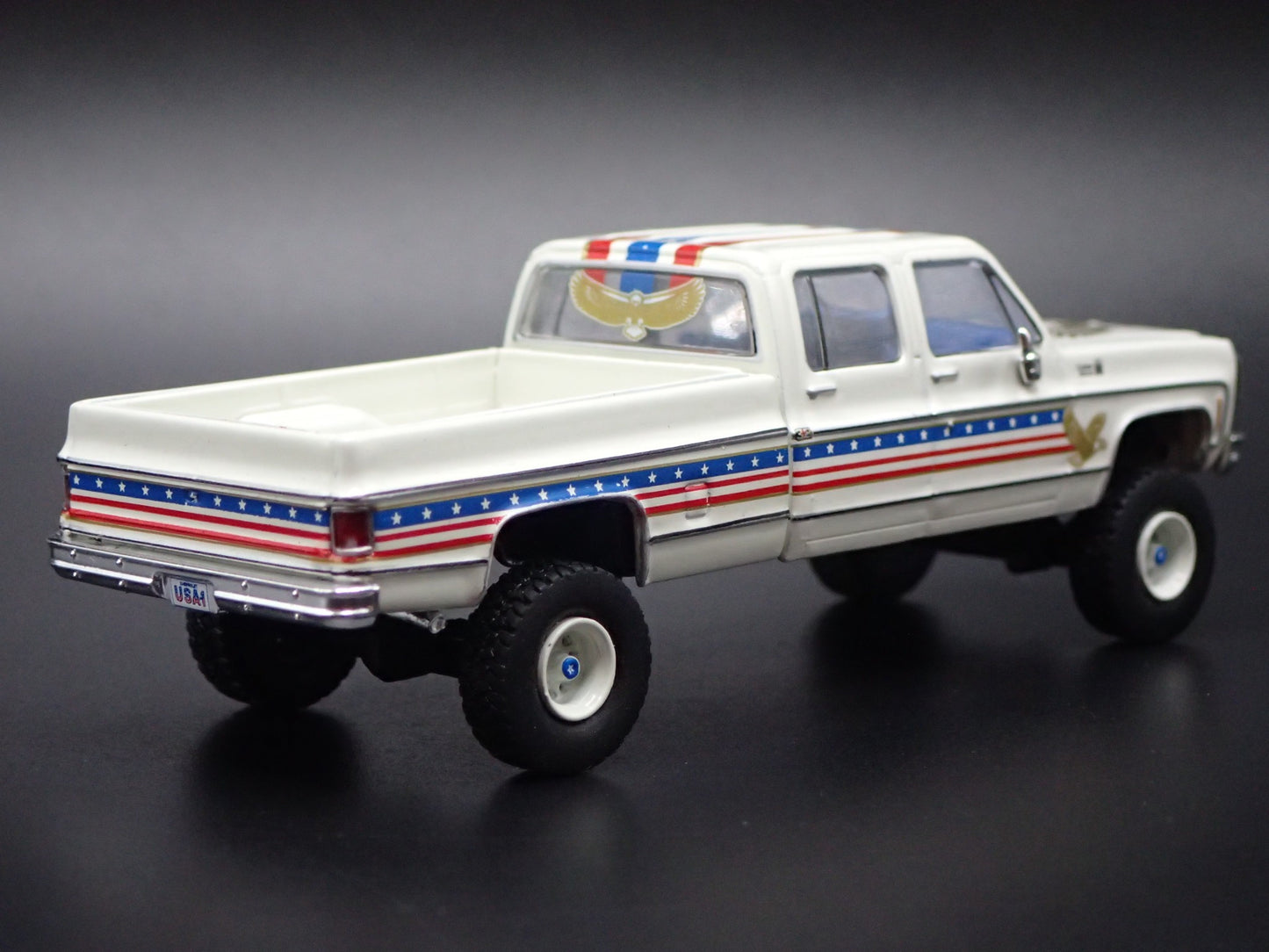 1976 CHEVY CHEVROLET DELUXE K30 FLEETWOOD CREW CAB 1:64 SCALE DIECAST MODEL CAR