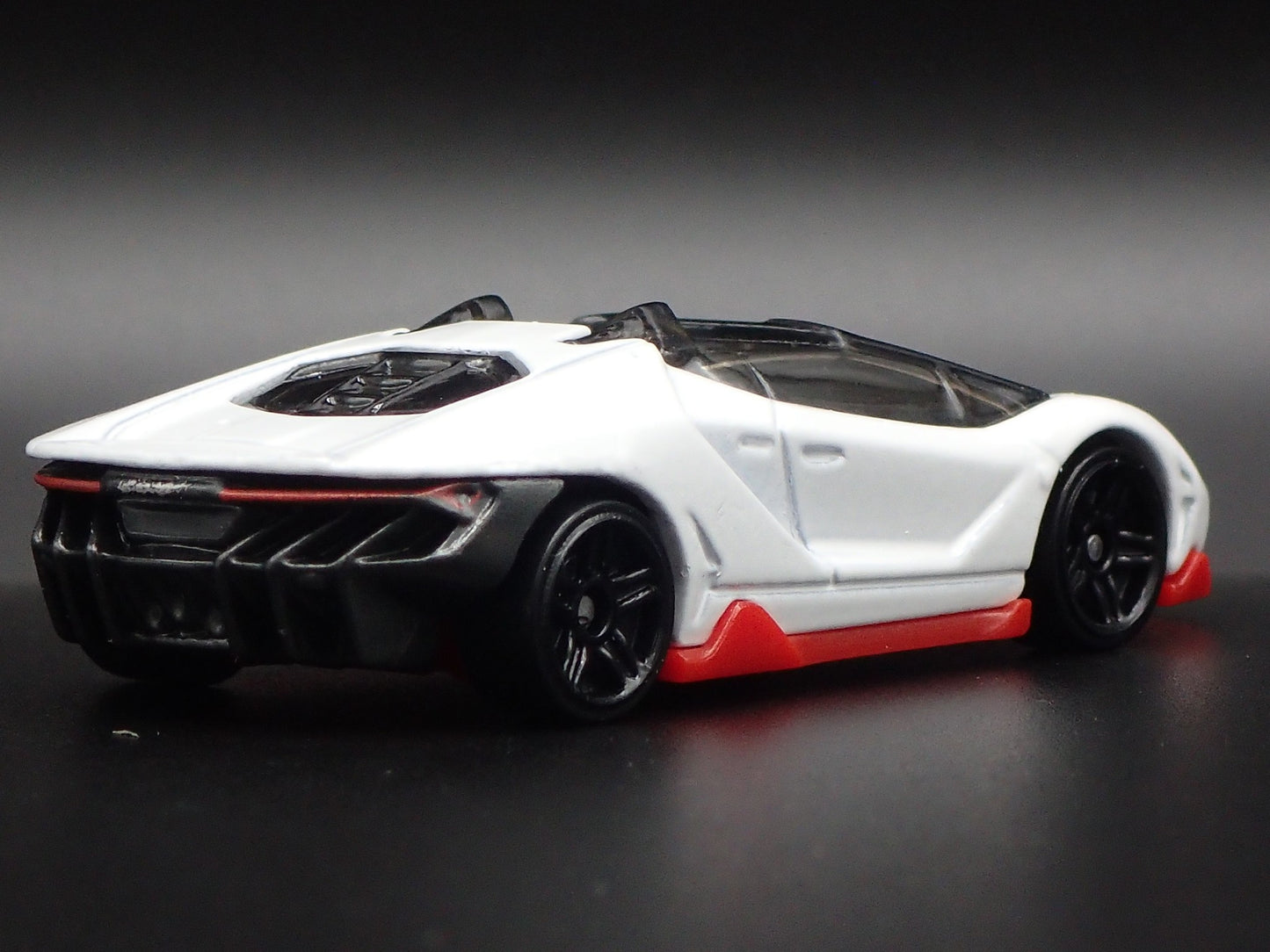 2016-2017 LAMBORGHINI CENTENARIO ROADSTER SUPER CAR 1:64 SCALE DIECAST MODEL CAR