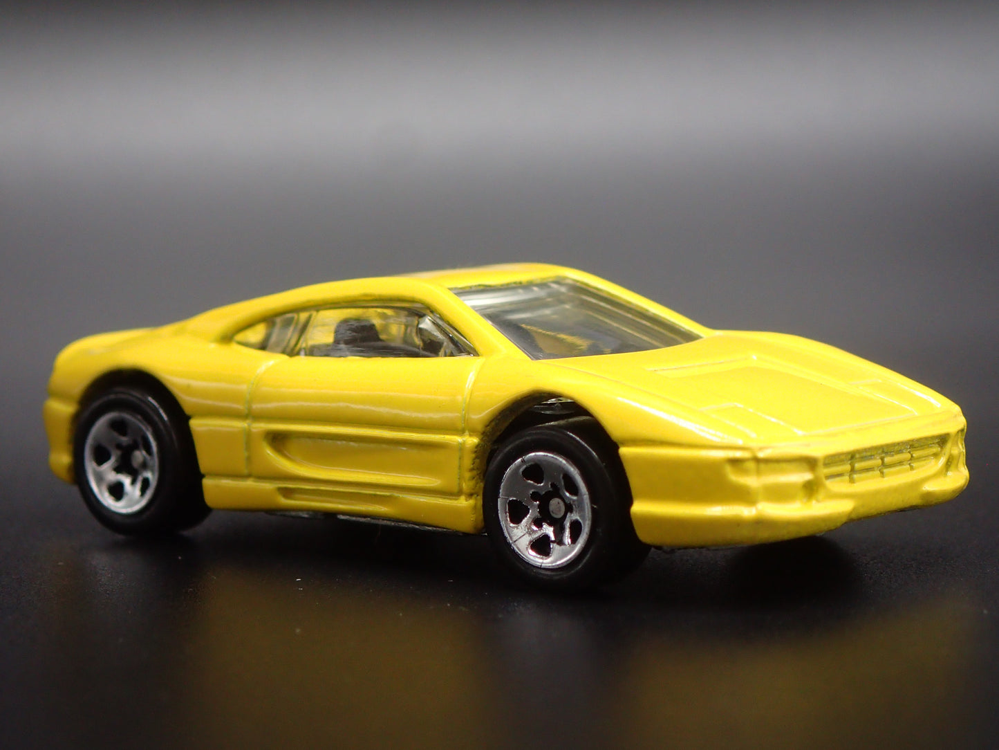 1994-1999 FERRARI 355 YELLOW 1:64 SCALE COLLECTIBLE DIORAMA DIECAST MODEL CAR