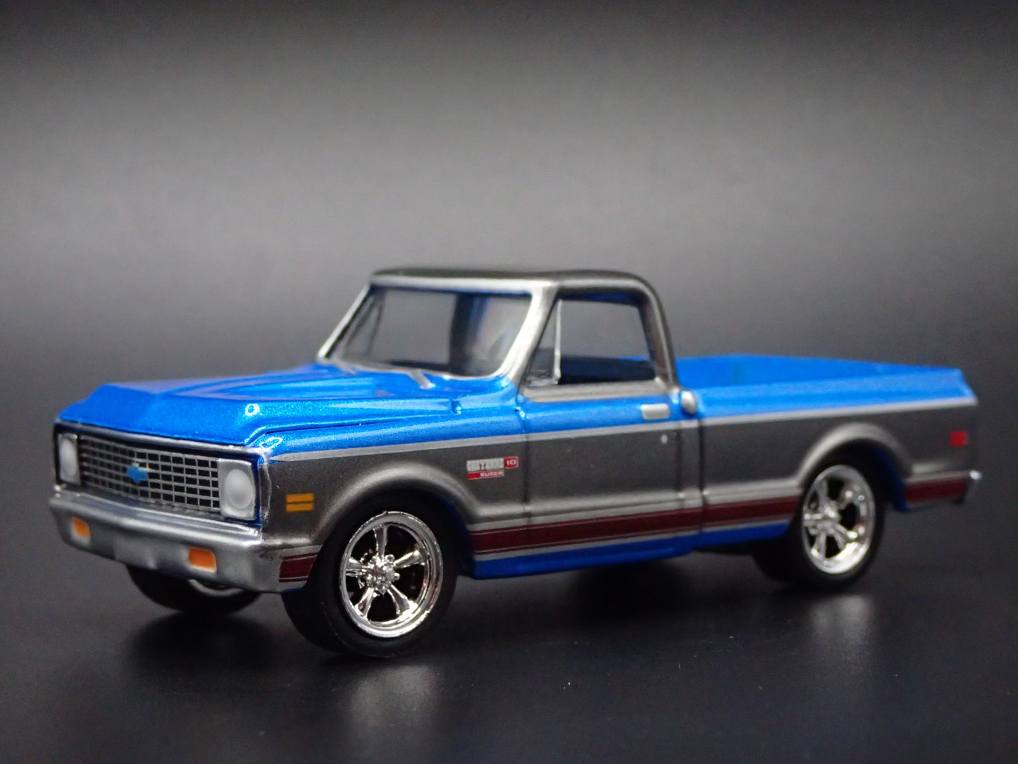 1972 72 CHEVY CHEVROLET C10 PICKUP TRUCK SHORT BED 1/64 SCALE DIECAST MODEL CAR