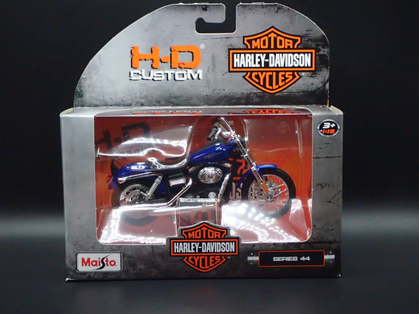 2006 DYNA STREET BOB HARLEY DAVIDSON MOTORCYCLE MAISTO SERIES 44 1/18 MODEL BIKE