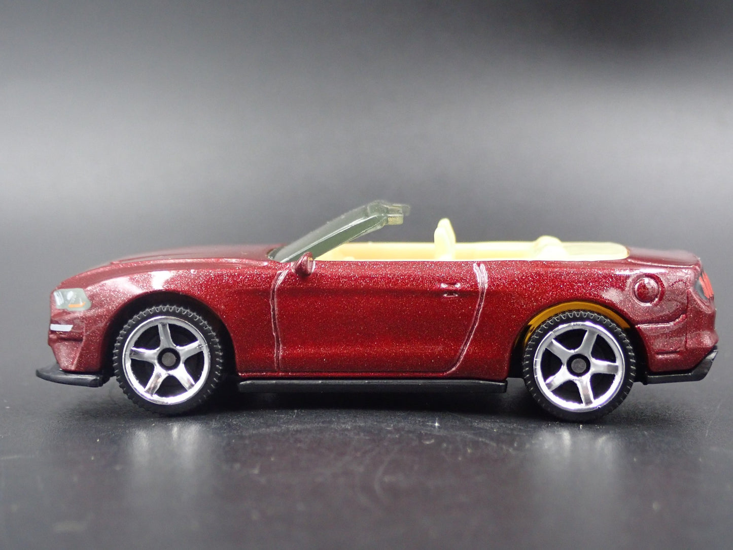2015-2023 FORD MUSTANG CONVERTIBLE RARE 1/64 SCALE DIORAMA DIECAST MODEL CAR