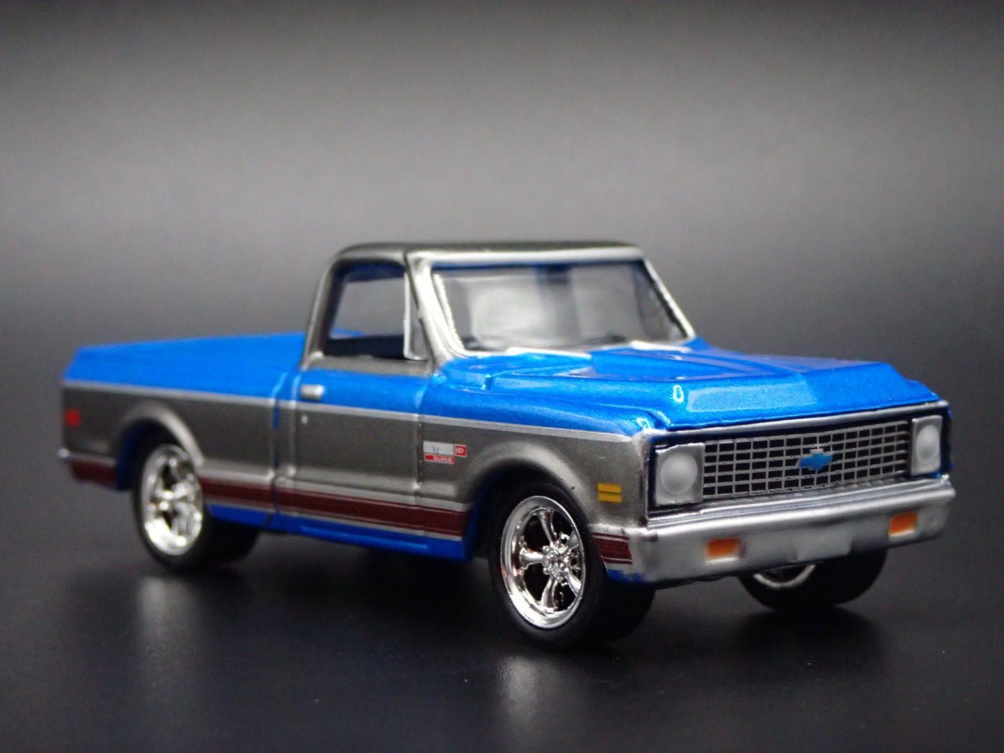 1972 72 CHEVY CHEVROLET C10 PICKUP TRUCK SHORT BED 1/64 SCALE DIECAST MODEL CAR