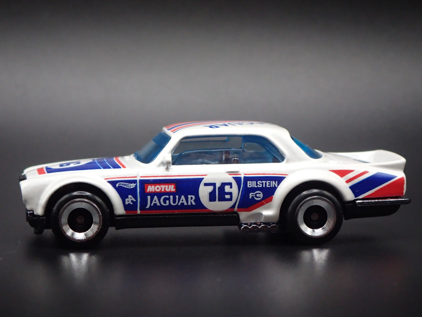 1975-1978 JAGUAR XJC V12 COUPE 1:64 SCALE COLLECTIBLE DISPLAY DIECAST MODEL CAR