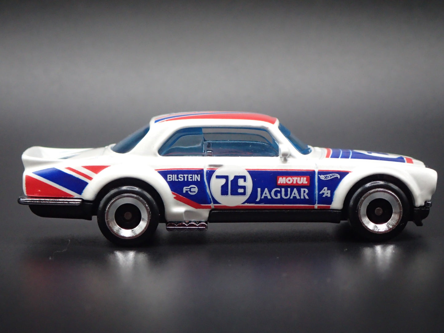 1975-1978 JAGUAR XJC V12 COUPE 1:64 SCALE COLLECTIBLE DISPLAY DIECAST MODEL CAR