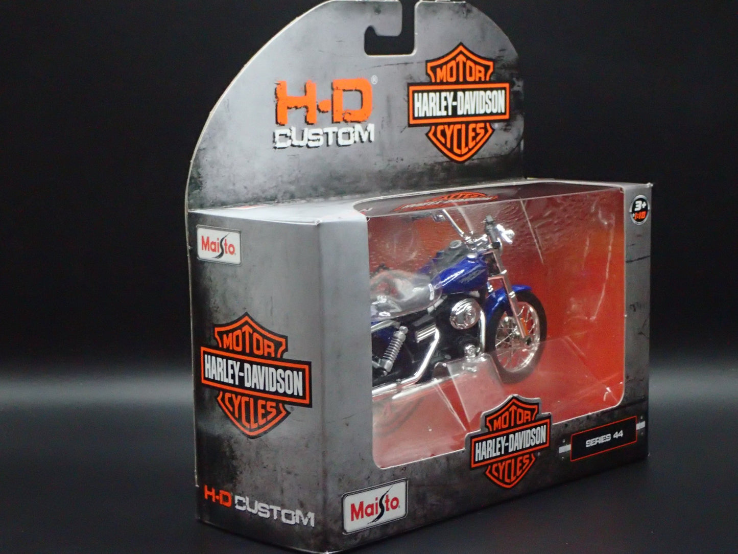 2006 DYNA STREET BOB HARLEY DAVIDSON MOTORCYCLE MAISTO SERIES 44 1/18 MODEL BIKE