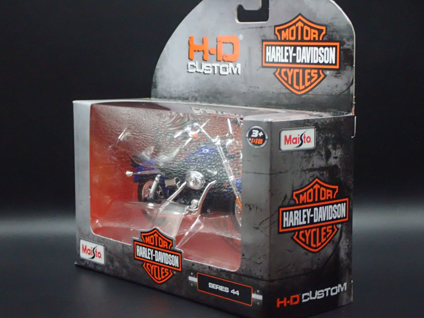 2006 DYNA STREET BOB HARLEY DAVIDSON MOTORCYCLE MAISTO SERIES 44 1/18 MODEL BIKE